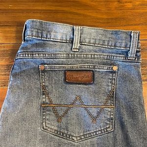 Wrangler Retro Slim Straight Mens Jeans.